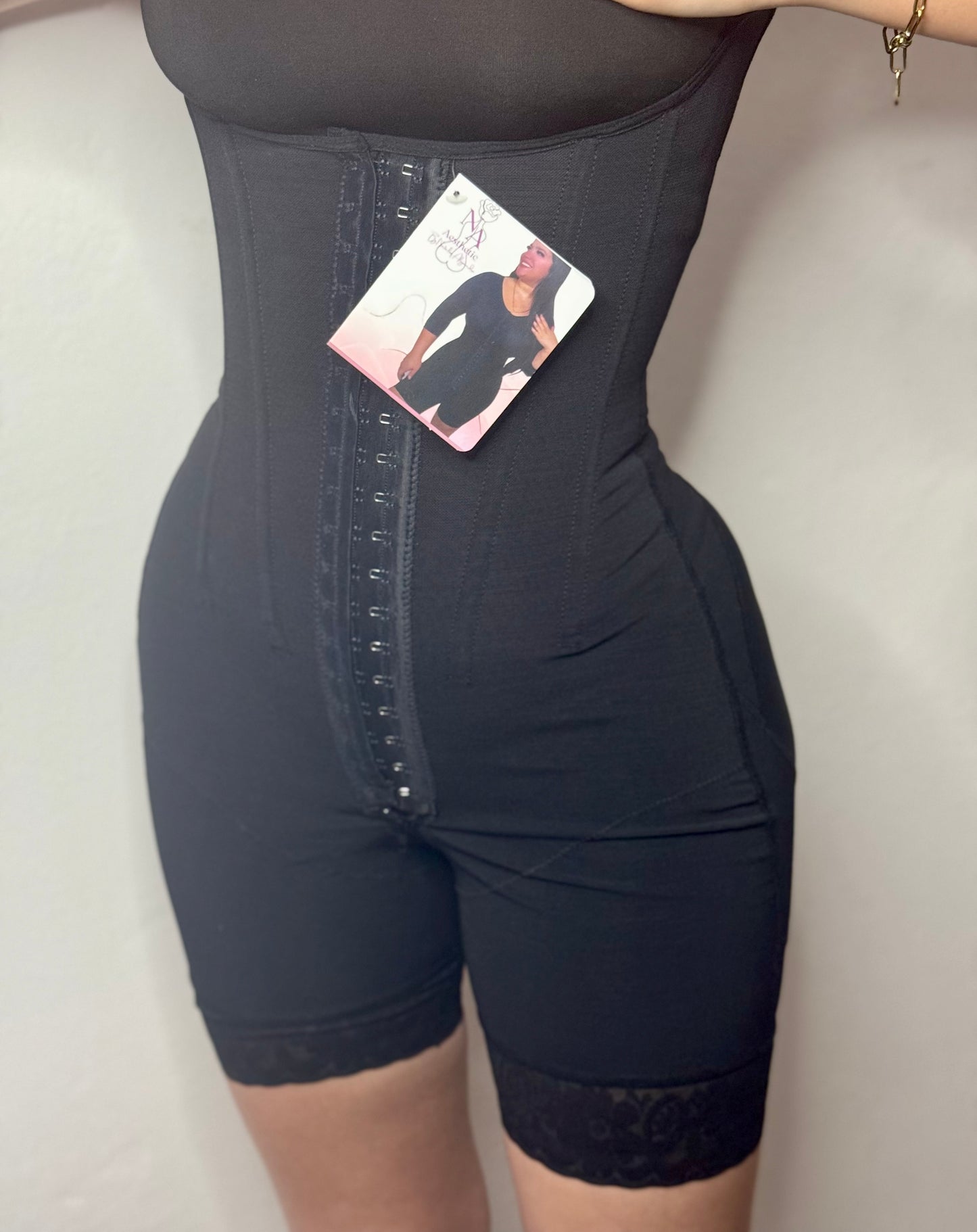 Faja con varillas (negra)